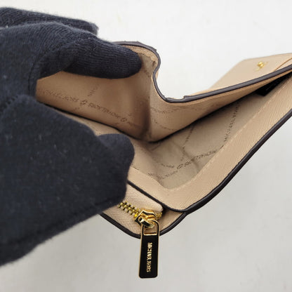 【中古美品】【レディース】 Michael Kors マイケルコース JET SET TRAVEL MD ZA SNAP WALLET LEATHER 35T0GTVD6L ジェットセットトラベル スナップ ウォレット レザー 財布 200-250705-as-05-izu カラー：ベージュ 万代Net店