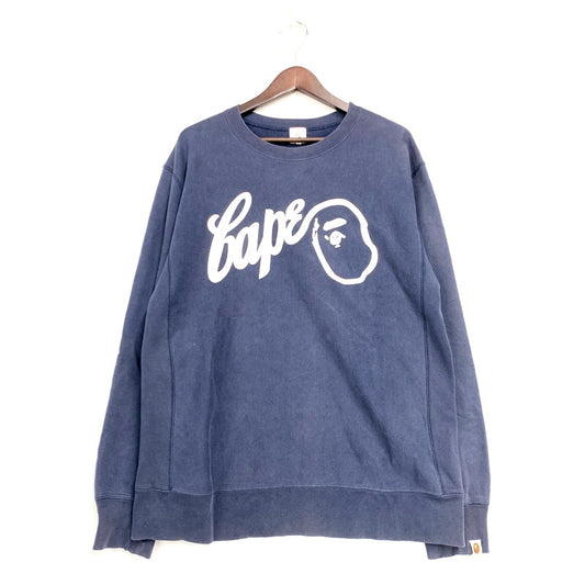【現状渡し品】【メンズ】 A BATHING APE アベイシングエイプ FRONT PRINT SWEATSHIRT フロント プリント スウェットシャツ トレーナー 長袖 トップス 142-250719-as-20-izu サイズ：M カラー：ネイビー 万代Net店