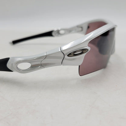 【中古品】【メンズ/レディース】 OAKLEY オークリー RADER SPORT SUNGLASSES 09-673J スポーツ サングラス 203-250724-as-08-izu カラー：シルバー×ブラック×レッド系 万代Net店