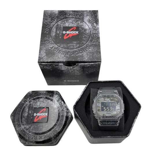 【中古美品】【メンズ/レディース】 G-SHOCK ジーショック DW-5600SKC-1 腕時計 199-260527-as-14-izu サイズ：48.9 × 42.8 × 13.4 mm カラー：クリア×ブラック 万代Net店