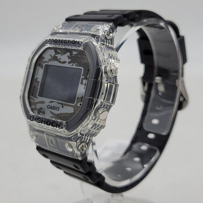 【中古美品】【メンズ/レディース】 G-SHOCK ジーショック DW-5600SKC-1 腕時計 199-260527-as-14-izu サイズ：48.9 × 42.8 × 13.4 mm カラー：クリア×ブラック 万代Net店