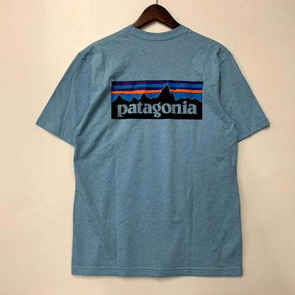 【中古品】【メンズ】 patagonia パタゴニア LOGO POCKET RESPONSIBILI-TEE 39178SP19 ロゴ ポケット レスポンシビリティー Tシャツ ロゴ プリント 半袖 トップス 144-250804-ay-10-izu サイズ：XS カラー：ブルー 万代Net店