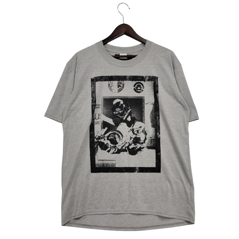 【中古品】【メンズ】 DIET BUTCHER SLIM SKIN ダイエットブッチャースリムスキン ×KOSUKE KAWAMURA×BRING LIMITED EDITION SS TEE 限定版 Tシャツ トップス 半袖 141-250805-rk-10-izu サイズ：2 カラー：グレー 万代Net店