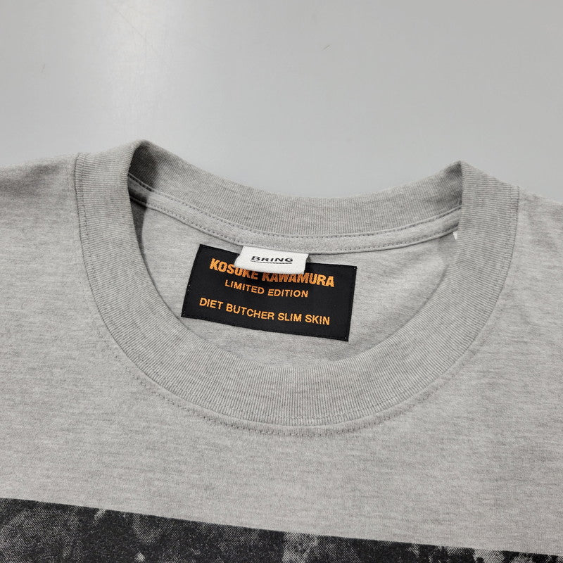 【中古品】【メンズ】 DIET BUTCHER SLIM SKIN ダイエットブッチャースリムスキン ×KOSUKE KAWAMURA×BRING LIMITED EDITION SS TEE 限定版 Tシャツ トップス 半袖 141-250805-rk-10-izu サイズ：2 カラー：グレー 万代Net店