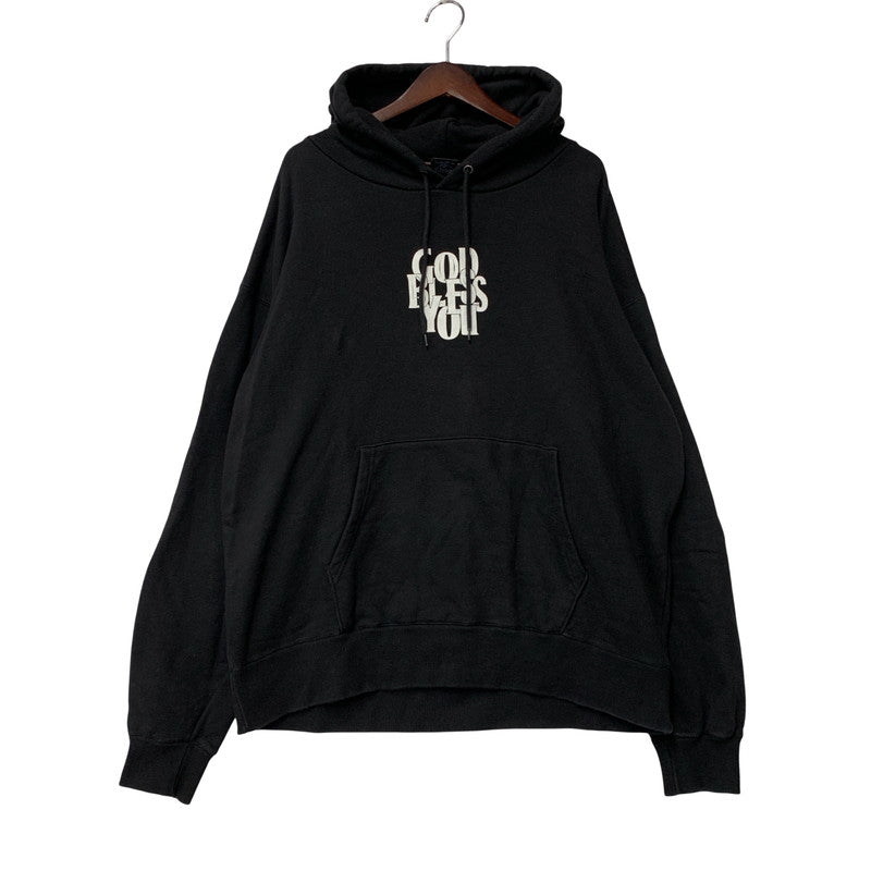 【中古品】【メンズ】 EXAMPLE エグザンプル GOD BLESS YOU ゴッド ブレス ユー BIG PRINT ビッグ プリント HOODED フーデッド SWEATSHIRT スウェットシャツ トップス パーカー 142-250806-ya-05-izu サイズ：XXL カラー：BLACK 万代Net店