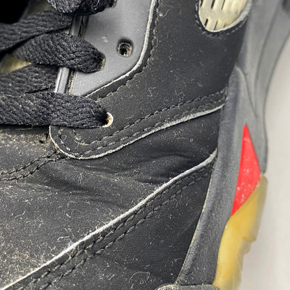 【中古品】【メンズ】 NIKE ナイキ × SUPREME シュプリーム AIR JORDAN 5 RETRO SUPREME 824371-001 エア ジョーダン 5 レトロ スニーカー シューズ 靴 160-250805-ay-02-izu サイズ：28cm カラー：BLACK/WHITE-VARSITY RED 万代Net店