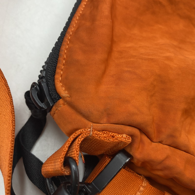【中古品】【メンズ/レディース】 C.P.Company シーピーカンパニー NYLON B SHOULDER BAG 14CMAC086A ナイロン B ショルダーバッグ カバン 鞄 188-250806-as-17-izu カラー：オレンジ 万代Net店