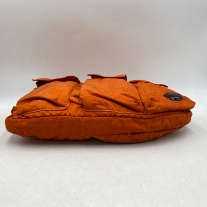 【中古品】【メンズ/レディース】 C.P.Company シーピーカンパニー NYLON B SHOULDER BAG 14CMAC086A ナイロン B ショルダーバッグ カバン 鞄 188-250806-as-17-izu カラー：オレンジ 万代Net店