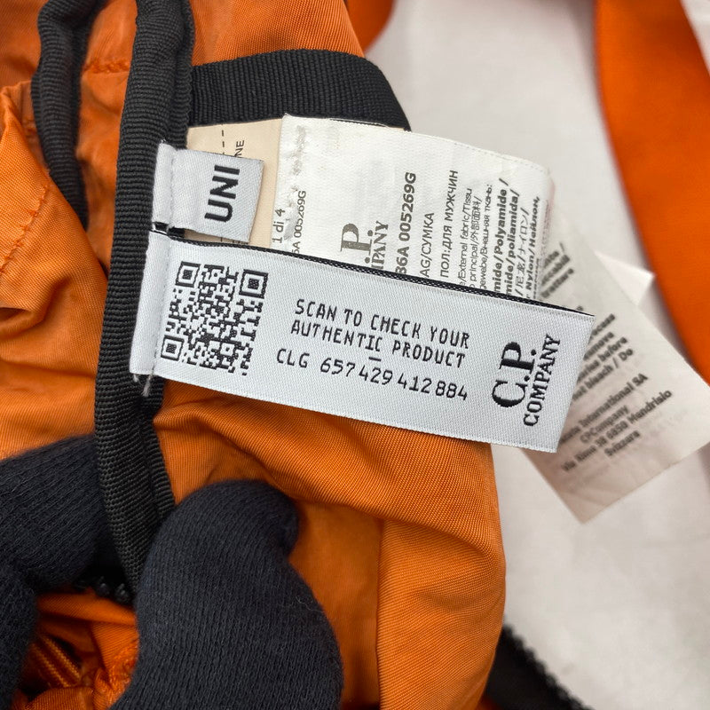 【中古品】【メンズ/レディース】 C.P.Company シーピーカンパニー NYLON B SHOULDER BAG 14CMAC086A ナイロン B ショルダーバッグ カバン 鞄 188-250806-as-17-izu カラー：オレンジ 万代Net店