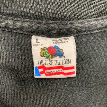 【中古品】【メンズ】 WILLIAM WEGMAN ウィリアム ウェグマン FRUIT OF THE LOOM フルーツ オブ ザ ルーム 両シングル IN THE BOX イン ザ ボックス ART TEE アート Tシャツ トップス 半袖 146-250806-ya-01-izu サイズ：L カラー：ブラック 万代Net店