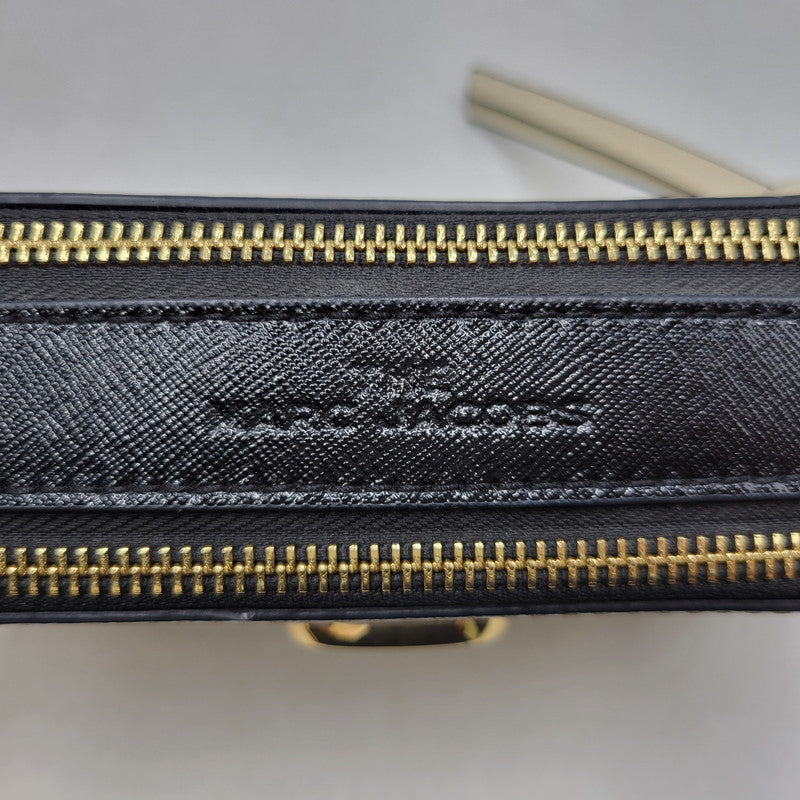 【中古品】【レディース】 MARC JACOBS マークジェイコブス THE SNAPSHOT SHOULDER BAG M0012007 スナップショット ショルダーバッグ カバン 鞄 188-250807-as-14-izu カラー：クリーム系×ブラック 万代Net店