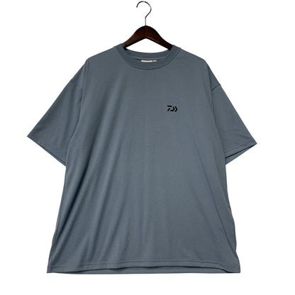 【中古品】【メンズ】 Daiwa ダイワ DE-8325JSR JOURNAL STANDARD ジャーナルスタンダード 別注 SS LOGO TEE ショートスリーブロゴT トップス 半袖 144-250816-ma-02-izu サイズ：L カラー：グレーブルー 万代Net店