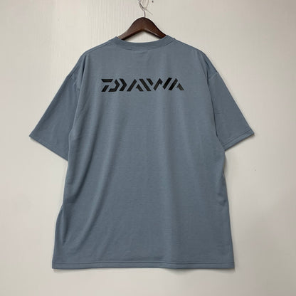 【中古品】【メンズ】 Daiwa ダイワ DE-8325JSR JOURNAL STANDARD ジャーナルスタンダード 別注 SS LOGO TEE ショートスリーブロゴT トップス 半袖 144-250816-ma-02-izu サイズ：L カラー：グレーブルー 万代Net店