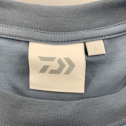 【中古品】【メンズ】 Daiwa ダイワ DE-8325JSR JOURNAL STANDARD ジャーナルスタンダード 別注 SS LOGO TEE ショートスリーブロゴT トップス 半袖 144-250816-ma-02-izu サイズ：L カラー：グレーブルー 万代Net店