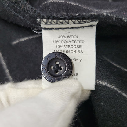 【中古品】【メンズ】 STUSSY ステューシー 111761 ARCH FELT LOGO SS WOOL BASEBALL SHIRT アーチフェルトロゴ ショートスリーブウールベースボールシャツ トップス 半袖 142-250811-ma-05-izu サイズ：L カラー：BLACK 万代Net店