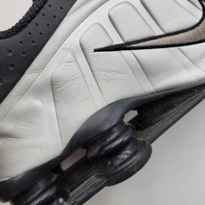 【中古品】【メンズ】 NIKE ナイキ SHOX R4 104265-045 ショックス R4 スニーカー シューズ 靴 160-250811-as-07-izu サイズ：28.5cm カラー：BLACK/BLACK-METALIC SILVER 万代Net店