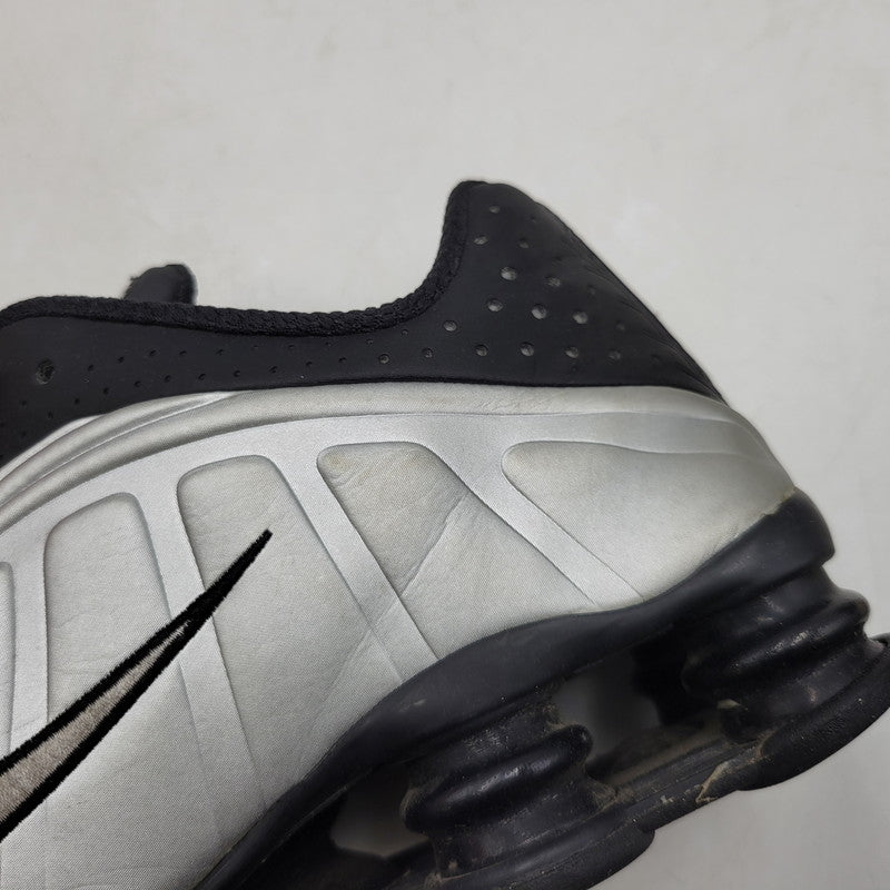 【中古品】【メンズ】 NIKE ナイキ SHOX R4 104265-045 ショックス R4 スニーカー シューズ 靴 160-250811-as-07-izu サイズ：28.5cm カラー：BLACK/BLACK-METALIC SILVER 万代Net店