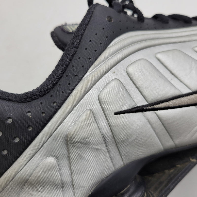 【中古品】【メンズ】 NIKE ナイキ SHOX R4 104265-045 ショックス R4 スニーカー シューズ 靴 160-250811-as-07-izu サイズ：28.5cm カラー：BLACK/BLACK-METALIC SILVER 万代Net店