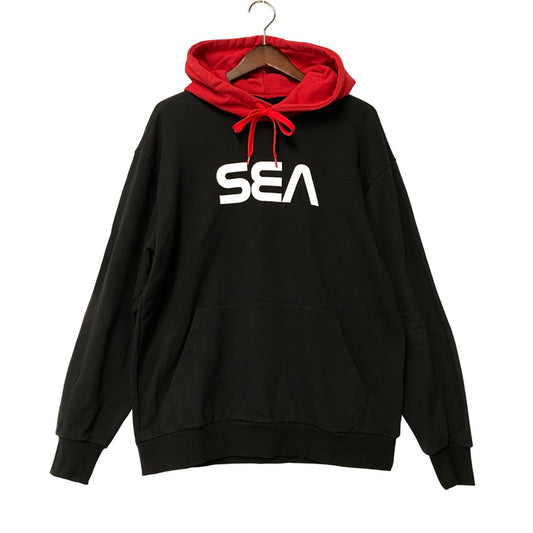 【中古品】【メンズ】 WIND AND SEA ウィンダンシー HOODED SWEATSHIRT WDS-20S2-TPS-02 フーデッド スウェットシャツ パーカー 長袖 トップス 142-250817-as-04-izu サイズ：M カラー：ブラック×レッド 万代Net店