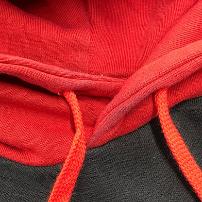 【中古品】【メンズ】 WIND AND SEA ウィンダンシー HOODED SWEATSHIRT WDS-20S2-TPS-02 フーデッド スウェットシャツ パーカー 長袖 トップス 142-250817-as-04-izu サイズ：M カラー：ブラック×レッド 万代Net店