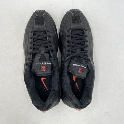 【中古品】【メンズ/レディース】 NIKE ナイキ SHOX R4 AR3565-004 ショックス R4 スニーカー シューズ 靴 160-250818-as-03-izu サイズ：26cm カラー：BLACK/BLACK-BLACK-MAX ORANGE 万代Net店