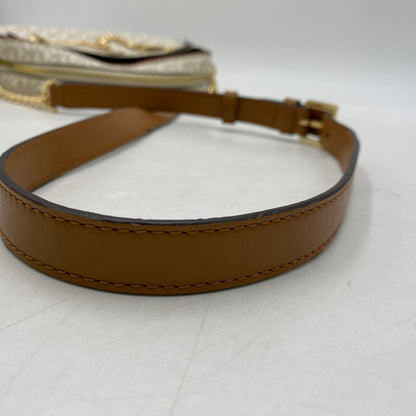 【中古品】【レディース】 Michael Kors マイケルコース 35S1GTTC9B JET SET LARGE LOGO CROSSBODY BAG ジェットセットラージロゴクロスボディバッグ 鞄 カバン ショルダーバッグ 188-250827-ma-20-izu カラー：ホワイト系×ブラウン 万代Net店