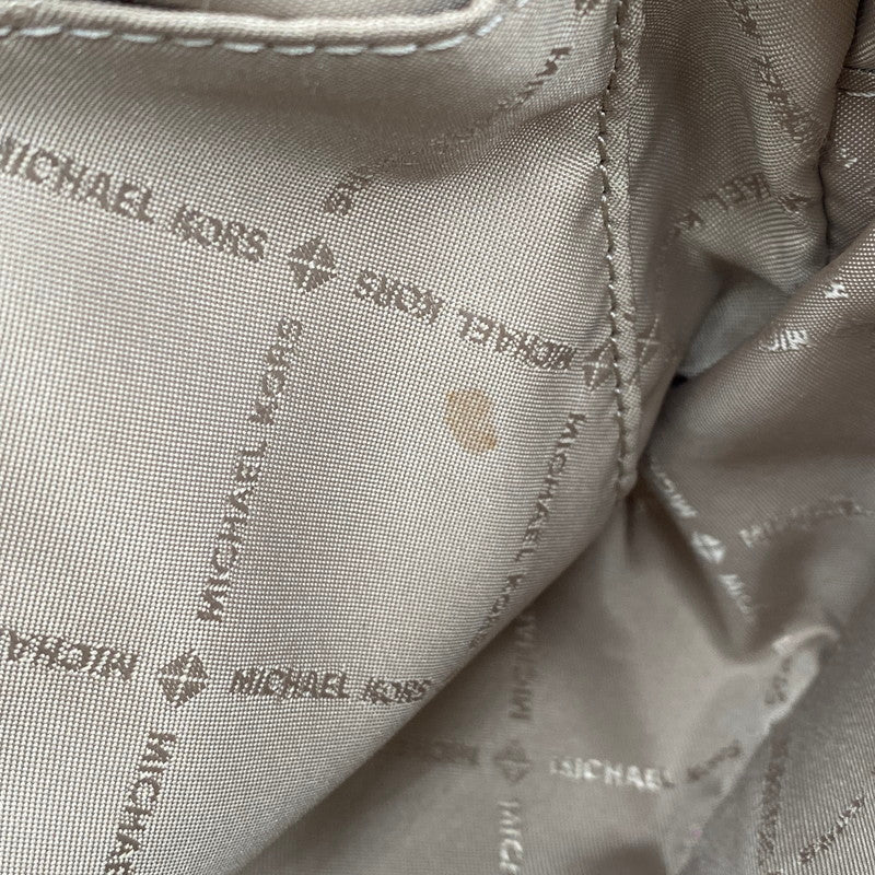 【中古品】【レディース】 Michael Kors マイケルコース 35S1GTTC9B JET SET LARGE LOGO CROSSBODY BAG ジェットセットラージロゴクロスボディバッグ 鞄 カバン ショルダーバッグ 188-250827-ma-20-izu カラー：ホワイト系×ブラウン 万代Net店