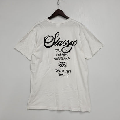 【中古品】【メンズ】 STUSSY ステューシー WORLD TOUR SS TEE ワールドツアー 半袖 T-シャツ トップス 142-250831-rk-09-izu サイズ：M カラー：ホワイト 万代Net店