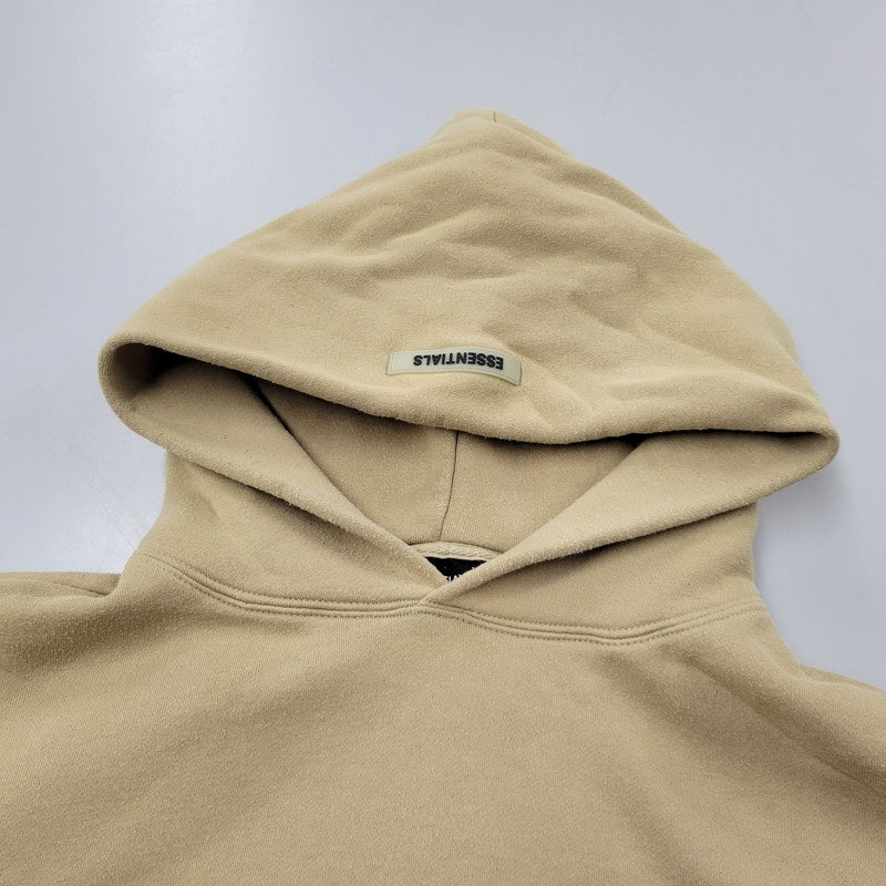 【中古品】【メンズ】 FOG ESSENTIALS エフオージーエッセンシャルズ BACK REFLECTOR LOGO HOODED SWEATSHIRT バック リフレクター ロゴ フーデッド スウェットシャツ パーカー 長袖 トップス 142-250905-as-27-izu サイズ：L カラー：ベージュ 万代Net店