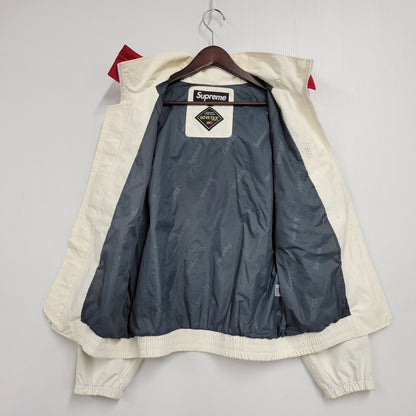 【中古品】【メンズ】 Supreme シュプリーム 18AW GORE-TEX COURT JACKET ゴアテックス コート ジャケット トップス アウター 149-250826-ya-02-izu サイズ：S カラー：WHITE 万代Net店