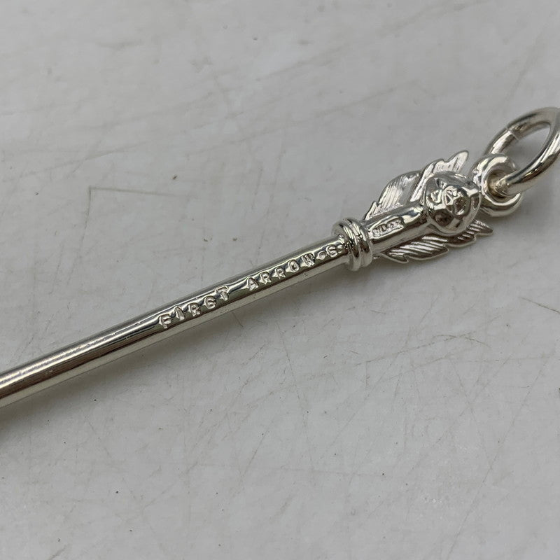 【中古美品】【メンズ/レディース】 FIRST ARROWS ファーストアローズ SILVER/LARGE FIRST ARROW PENDANT TOP シルバー ラージファーストアローペンダントトップ アクセサリー 小物 191-250827-ma-07-izu カラー：シルバー 万代Net店