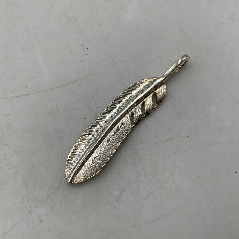 【中古品】【メンズ】 FIRST ARROWS ファーストアローズ MEDIUM FEATHER WITH K18 LEFT ミディアムフェザーウィズ レフト アクセサリー ペンダントトップ 小物 191-250827-ma-08-izu カラー：シルバー 万代Net店