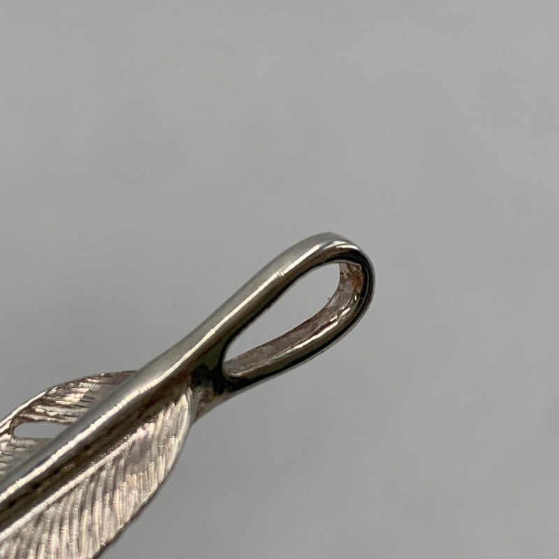 【中古品】【メンズ】 FIRST ARROWS ファーストアローズ MEDIUM FEATHER WITH K18 LEFT ミディアムフェザーウィズ レフト アクセサリー ペンダントトップ 小物 191-250827-ma-08-izu カラー：シルバー 万代Net店