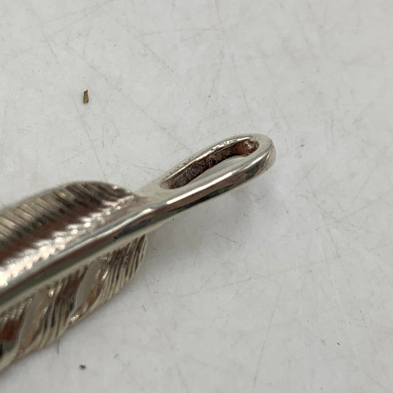 【中古品】【メンズ】 FIRST ARROWS ファーストアローズ MEDIUM FEATHER WITH K18 LEFT ミディアムフェザーウィズ レフト アクセサリー ペンダントトップ 小物 191-250827-ma-08-izu カラー：シルバー 万代Net店