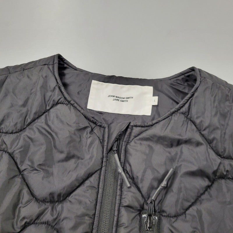 【中古品】【メンズ】 JOHN MASON SMITH ジョン メイソン スミス 23WJK-937S NYLON TAFFETA ARMY QUILT VEST ナイロン ベスト トップス 140-250831-rk-19-izu サイズ：L カラー：ブラック 万代Net店