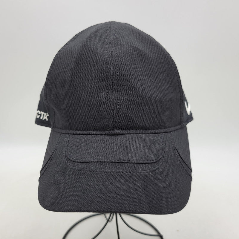 【中古品】【メンズ/レディース】 NIKE ナイキ × DRAKE NOCTA ドレイク ノクタ CLUB CARDINAL STOCK CAP FV5541-010 クラブ カーディナル ストック キャップ 帽子 185-250909-as-19-izu サイズ：M/L カラー：ブラック 万代Net店