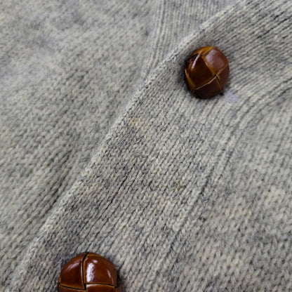【中古品】【メンズ】 Polo by Ralph Lauren ポロバイラルフローレン LEATHER BUTTON LAMBSWOOL CARDIGAN レザー ボタン ラムズウール カーディガン 146-250911-as-03-izu サイズ：M カラー：グレー系 万代Net店