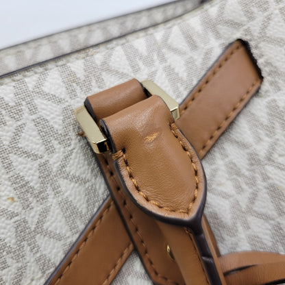 【中古品】【レディース】 Michael Kors マイケルコース 30F9G0HS3B MK SIGNATURE WHITE TOTE BAG カバン トート バック シグネチャー 188-250912-rk-06-izu カラー：ホワイト×ブラウン 万代Net店