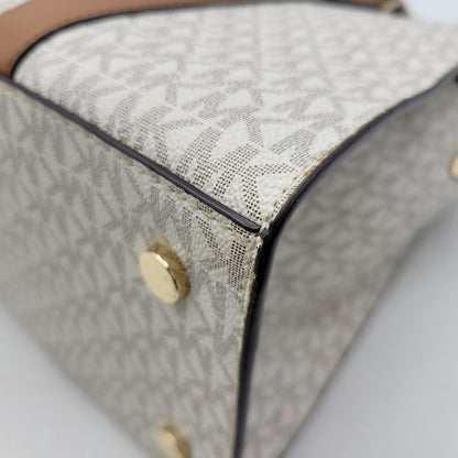 【中古品】【レディース】 Michael Kors マイケルコース 30F9G0HS3B MK SIGNATURE WHITE TOTE BAG カバン トート バック シグネチャー 188-250912-rk-06-izu カラー：ホワイト×ブラウン 万代Net店