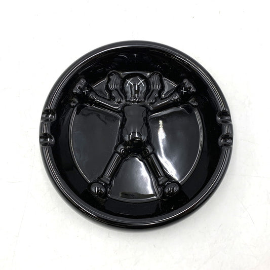 【中古品】【メンズ/レディース】 KAWS カウズ × GALLERY1950 ギャラリー1950 ORIGINAL FAKE ASHTRAY オリジナル フェイク アッシュトレイ 灰皿 208-250913-as-27-izu カラー：ブラック 万代Net店