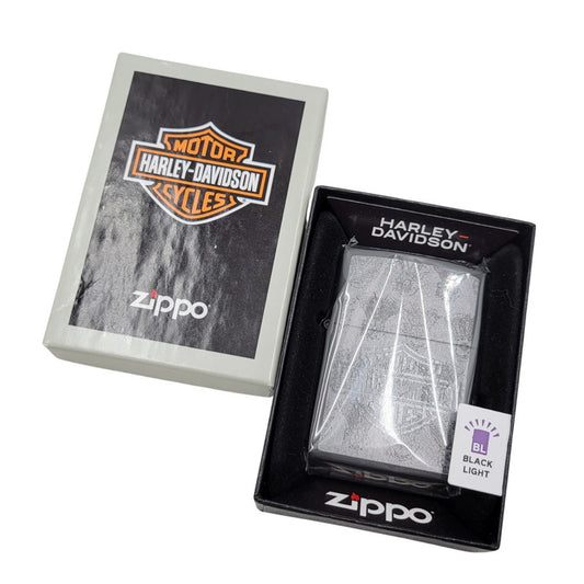 【中古美品】【メンズ/レディース】 ZIPPO×HARLEY-DAVIDSON ジッポ×ハーレーダビッドソン BLACK LIGHT ENGINE DESIGN OIL LIGHTER ブラック ライト エンジン デザイン オイル ライター 喫煙具 206-260102-cs-01-izu カラー：ブラック 万代Net店