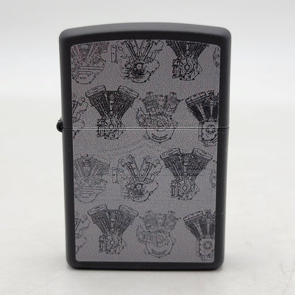【中古美品】【メンズ/レディース】 ZIPPO×HARLEY-DAVIDSON ジッポ×ハーレーダビッドソン BLACK LIGHT ENGINE DESIGN OIL LIGHTER ブラック ライト エンジン デザイン オイル ライター 喫煙具 206-260102-cs-01-izu カラー：ブラック 万代Net店