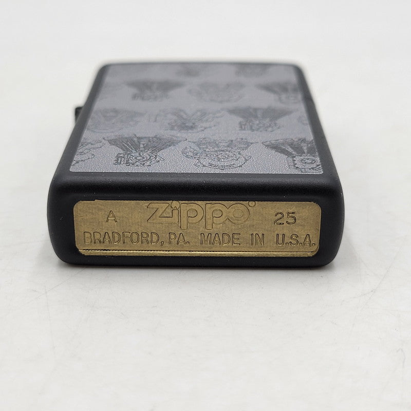 【中古美品】【メンズ/レディース】 ZIPPO×HARLEY-DAVIDSON ジッポ×ハーレーダビッドソン BLACK LIGHT ENGINE DESIGN OIL LIGHTER ブラック ライト エンジン デザイン オイル ライター 喫煙具 206-260102-cs-01-izu カラー：ブラック 万代Net店