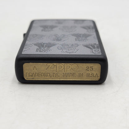 【中古美品】【メンズ/レディース】 ZIPPO×HARLEY-DAVIDSON ジッポ×ハーレーダビッドソン BLACK LIGHT ENGINE DESIGN OIL LIGHTER ブラック ライト エンジン デザイン オイル ライター 喫煙具 206-260102-cs-01-izu カラー：ブラック 万代Net店