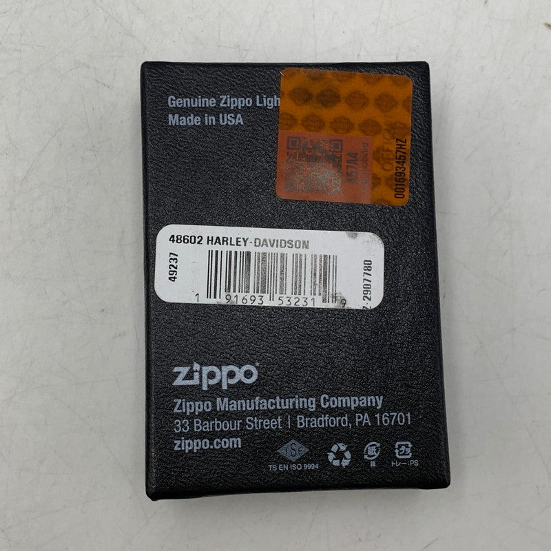【中古美品】【メンズ/レディース】 ZIPPO ジッポ × HARLEY-DAVIDSON ハーレーダビッドソン DESIGN OIL LIGHTER 白頭鷲 オイルライター 喫煙具 206-250921-as-07-izu カラー：レッド系 万代Net店