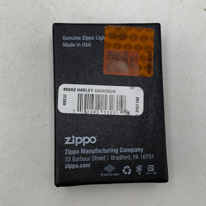 【中古美品】【メンズ/レディース】 ZIPPO ジッポ × HARLEY-DAVIDSON ハーレーダビッドソン DESIGN OIL LIGHTER 白頭鷲 オイルライター 喫煙具 206-250921-as-07-izu カラー：レッド系 万代Net店