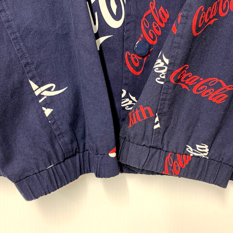 【中古品】【メンズ】 KITH キス × MITCHELL＆NESS ミッチェル アンド ネス × COCA COLA コカコーラ COKE COACHES JACKET コーチジャケット アウター 142-250918-as-15-izu サイズ：M カラー：ネイビー 万代Net店