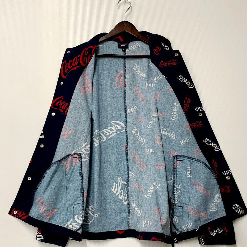 【中古品】【メンズ】 KITH キス × MITCHELL＆NESS ミッチェル アンド ネス × COCA COLA コカコーラ COKE COACHES JACKET コーチジャケット アウター 142-250918-as-15-izu サイズ：M カラー：ネイビー 万代Net店