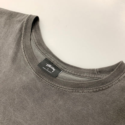 【中古品】【メンズ】 STUSSY ステューシー FU DOG PIGMENT DYED TEE ピグメント ダイ Tシャツ 半袖 トップス 142-250918-as-17-izu サイズ：L カラー：チャコール 万代Net店