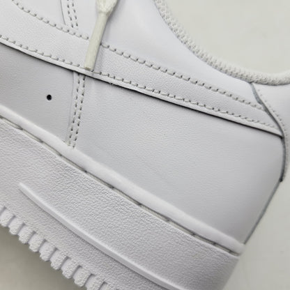 【中古美品】【メンズ】 NIKE ナイキ AIR FORCE 1 '07 CW2288-111 エア フォース 1 '07 スニーカー シューズ 靴 160-250918-as-24-izu サイズ：28.5cm カラー：WHITE/WHITE 万代Net店